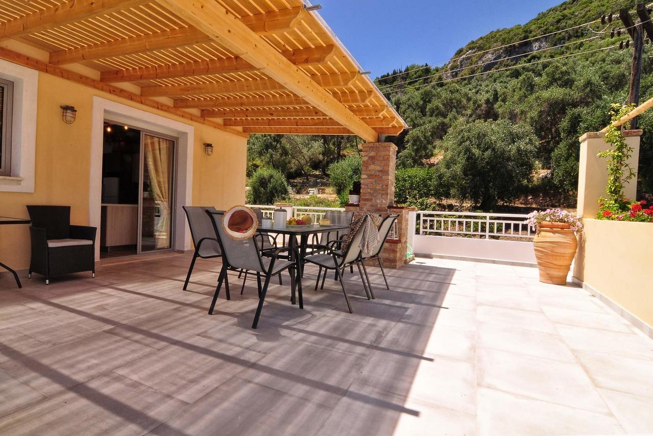 Veroniki Penthouse Deluxe Apartment Agios Ioannis Peristerion Exterior photo